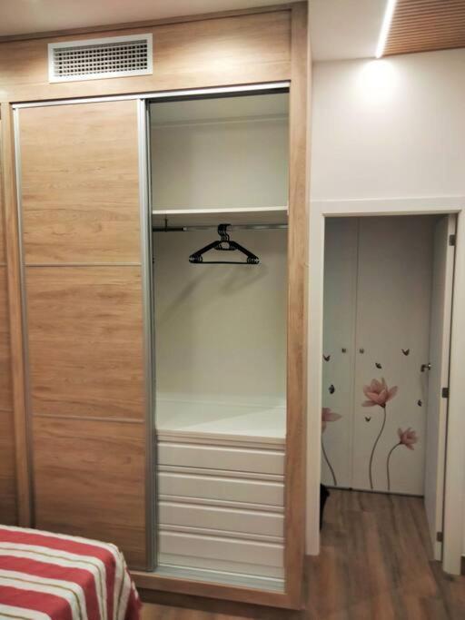 Loft La Calahorra Del Bere Con Posibilidad De Aparcamiento Pregunta Por El Pack Mas Amor Córdoba Kültér fotó